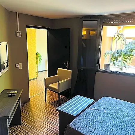 فندق L'hotel De La Bourse A Bagnols-sur-Cèze
